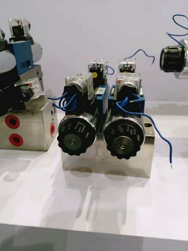 環(huán)衛(wèi)車(chē)油路塊